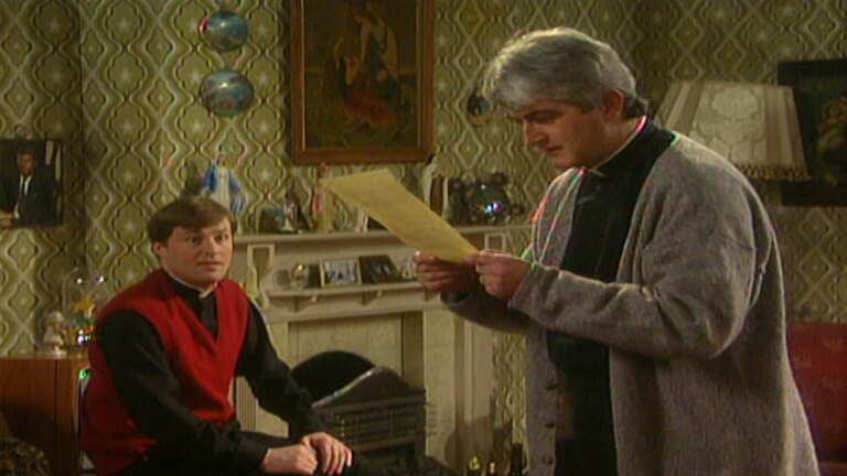 Ar aghaidh leat! Fans tilbÃ¸d en sjanse til Ã¥ tjene Irish pÃ¥ Father Ted-mÃ¥ten
    

