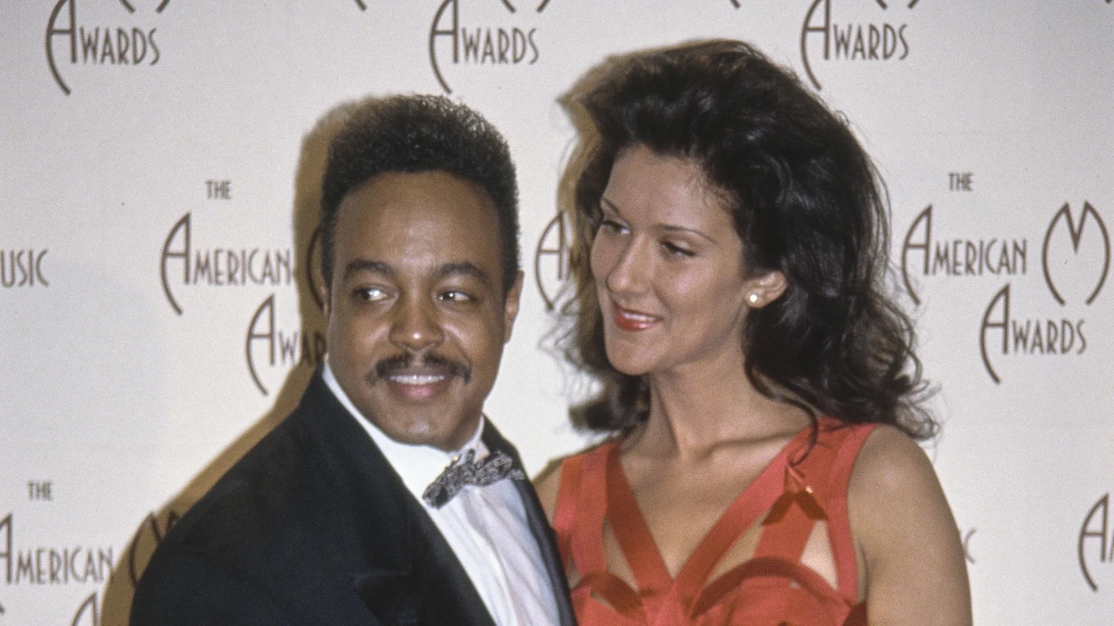 Celine Dion «hjerteknust» etter døden til Beauty and the Beast-sangeren Peabo Bryson