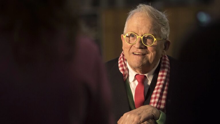Den britiske artisten David Hockney dÃ¸r 88 Ã¥r gammel
    


