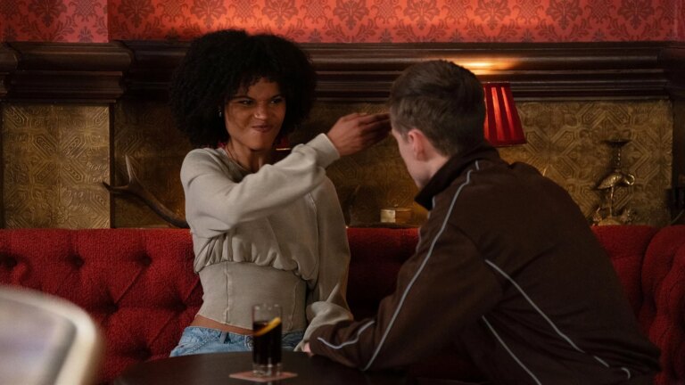 EastEnders setter fansen opp for en stor tirsdagskveld med drama
    

