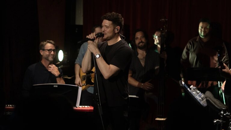 Michael BublÃ© overrasker fansen med en intim Dublin-konsert
    

