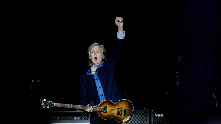 Paul McCartney sier at tiden fÃ¸r The Beatles ble berÃ¸mmelse ga gruppen "styrke"
    

