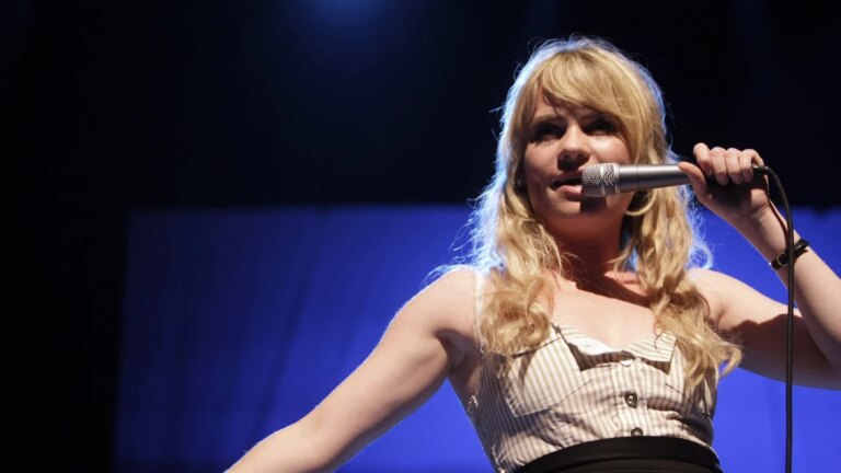 Sangeren Duffy skal fremfÃ¸re nye sanger pÃ¥ den fÃ¸rste britiske livekonserten pÃ¥ 15 Ã¥r
    

