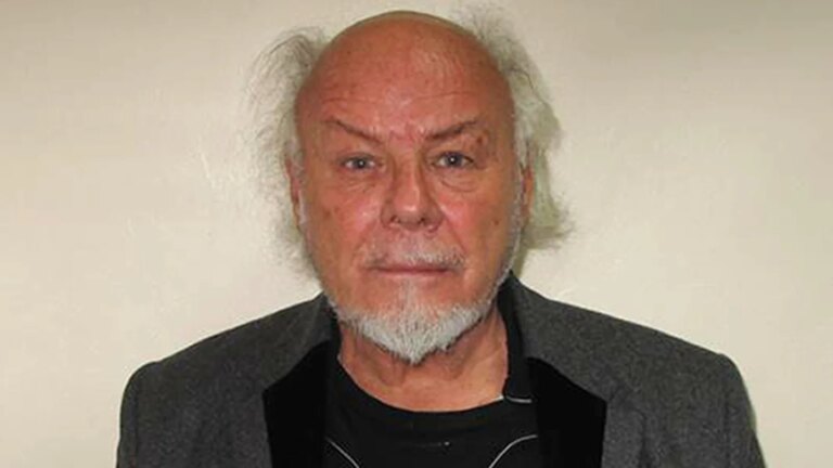 Gary Glitter siktet for historiske seksuallovbrudd
    

