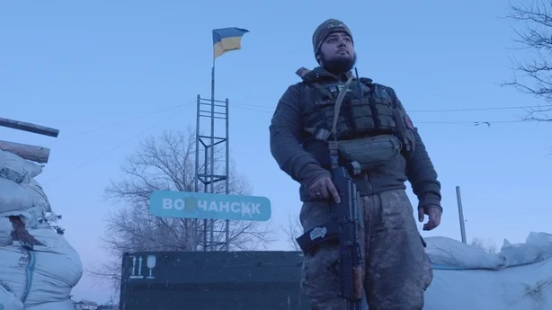 Bohdan Patel i full militærutstyr 