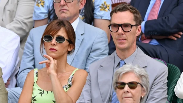 Sophie Hunter og Benedict Cumberbatch under dag tolv av Wimbledon Tennis Championships 2026 på All England Lawn Tennis and Croquet Club 10. juli 2026 i London. (Foto av Karwai Tang/WireImage)