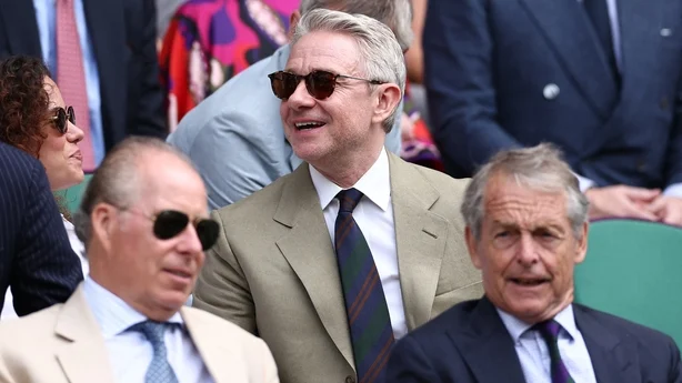 Martin Freeman på den tolvte dagen av Wimbledon-mesterskapet i 2026 på The All England Lawn Tennis and Croquet Club i Wimbledon 10. juli 2026. (Foto av HENRY NICHOLLS / AFP) / BEGRENSET TIL REDaksjonell BRUK
