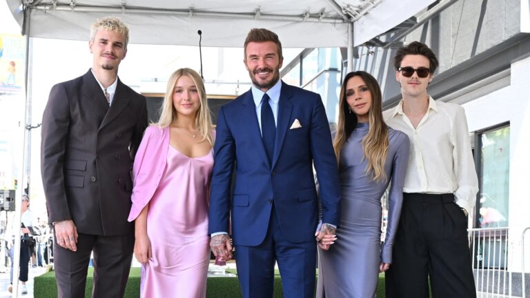David Beckham berÃ¸mmer den "perfekte datteren" Harper pÃ¥ hennes 15-Ã¥rsdag
    

