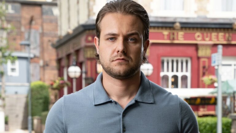 EastEnders tar med en ny detektiv til Albert Square
    

