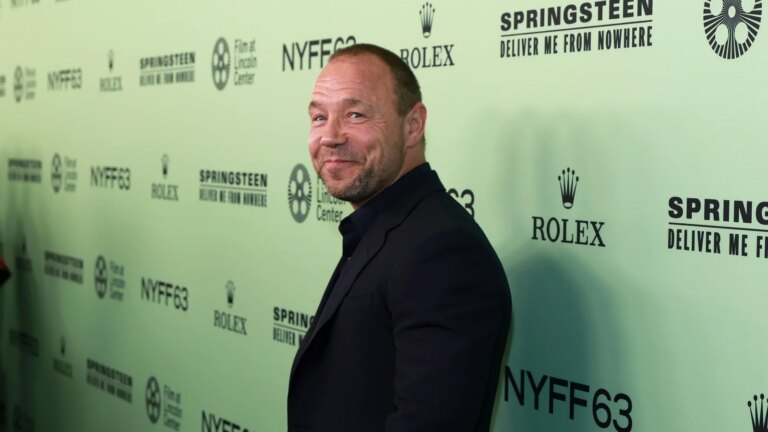 Stephen Graham hedret med LIPA-selskap fra Paul McCartney
    

