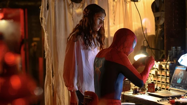 Spider-Man gjenforenes også med sin ekskjæreste MJ