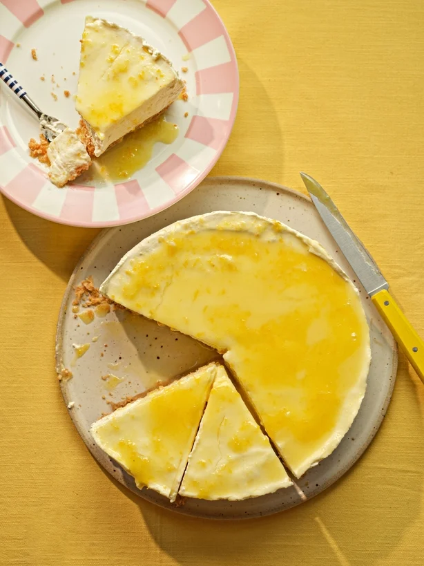 No-bake lemon curd ostekake