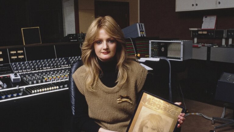 Bonnie Tyler: Husky-stemmet sanger som spilte lydspor fra 1980-tallet
    

