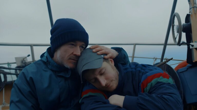 "Det er en universell historie": Barry Ward om queer fiskerlandsbyromantikk On The Sea
    

