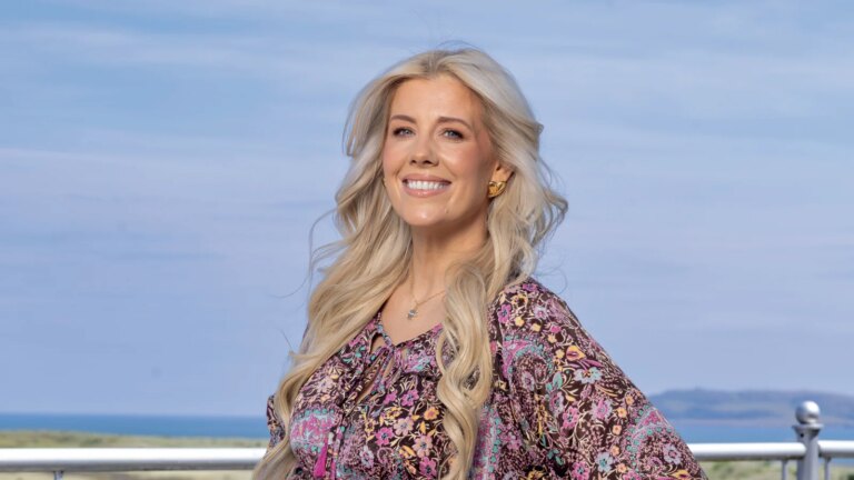 Fair Citys Stephanie Kelly: "Mamma var 17 da hun fikk meg"
    

