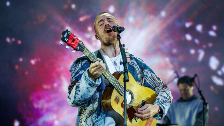 Fra busker til historieskaper: Dermot Kennedy's Road to the Aviva
    

