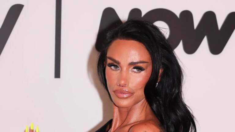 Katie Prices barn sier at hennes sammenbrudd i 2018 var "den vanskeligste tiden"
    

