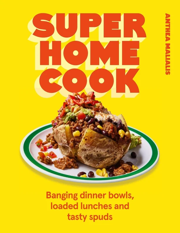 Omslaget til kokeboken Super Home Cook