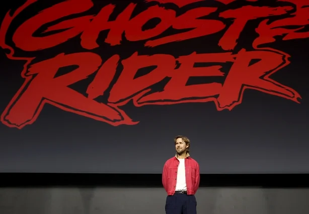 Ryan Gosling taler på scenen under Marvel Studios Panel på 2026 San Diego Comic-Con 25. juli 2026 i San Diego, California. (Foto av Jesse Grant/Getty Images for Disney)