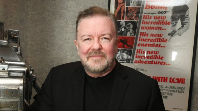 Office-stjernen og medskaperen Ricky Gervais besÃ¸ker showet pÃ¥ nytt for 25-Ã¥rsjubileet
    

