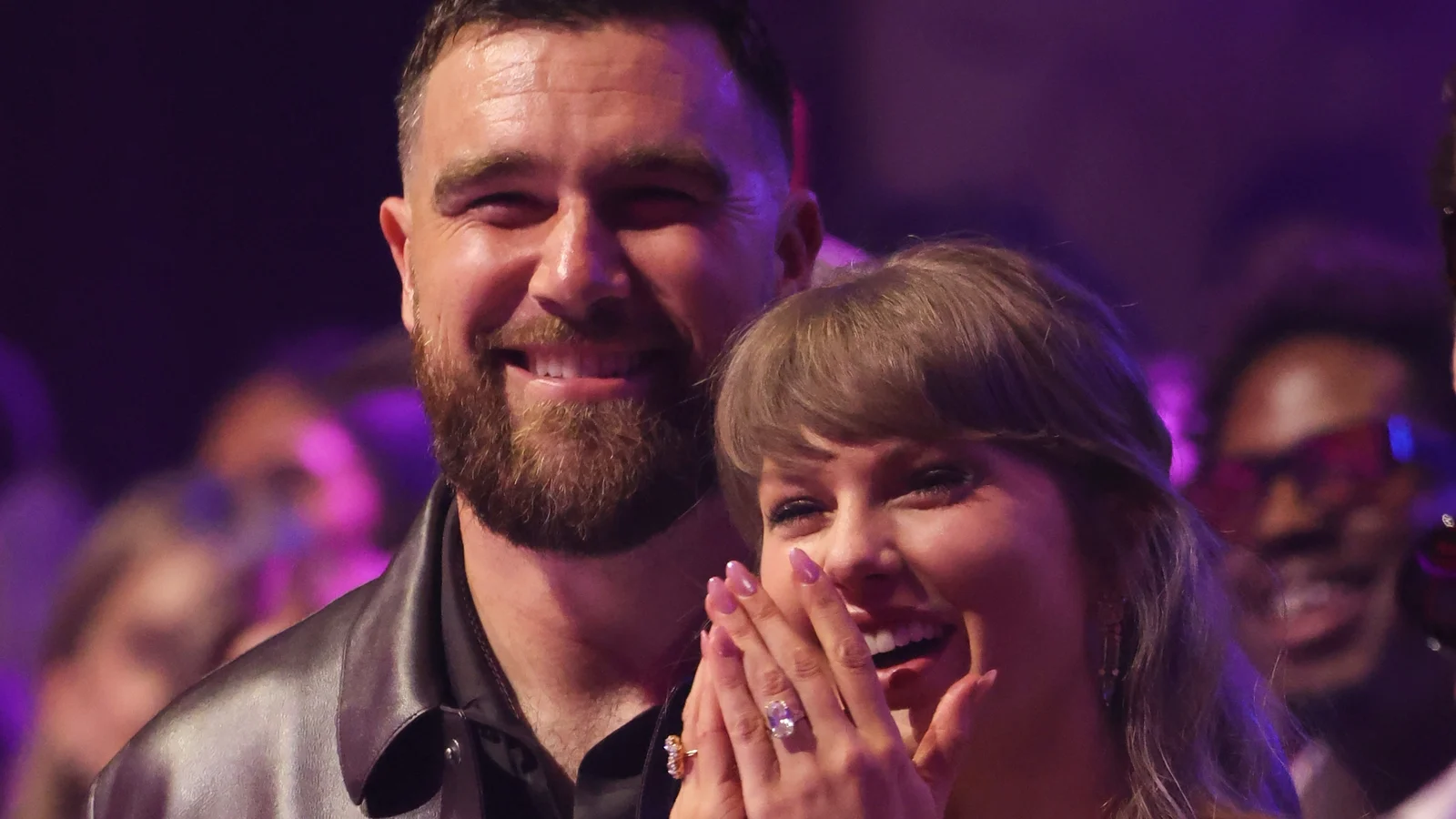 Taylor Swift og Travis Kelce rapporterte Ã¥ ha giftet seg privat