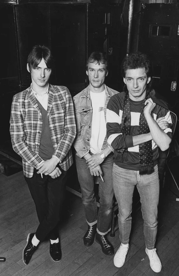 "Portrett av bandet 'The Jam'; (LR) Paul Weller, Rick Buckler og Bruce Foxton, ca. 1983. (Foto av Tim Roney/Radio Times/Getty Images)"