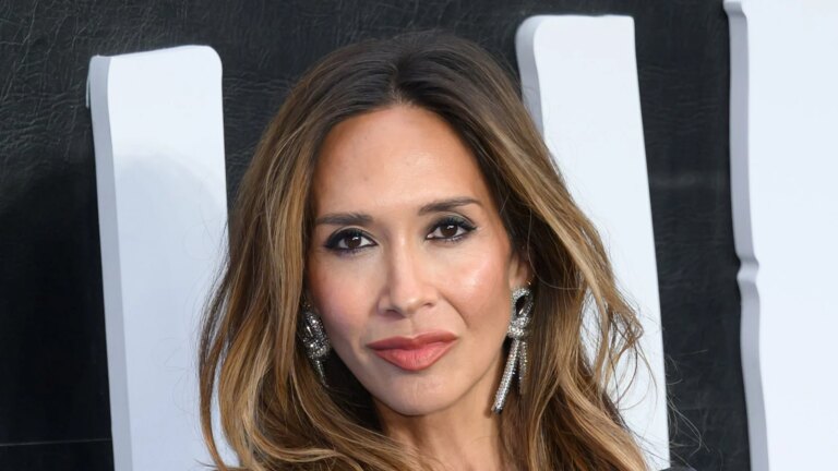 Myleene Klass avslÃ¸rer kreftskrekk etter Ã¥ ha funnet kuler pÃ¥ brystet
    


