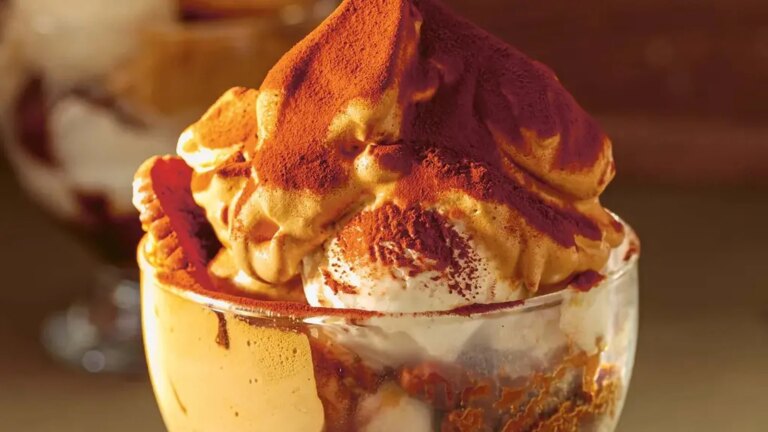 Richard Makins tiramisu-is sundae-oppskrift
    

