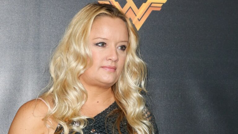 Office-stjernen Lucy Davis diagnostisert med 'uhelbredelig' kreft
    


