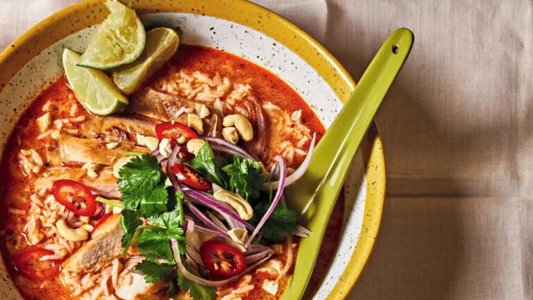 Emma Petersens buljong Thai kylling og ris
    

