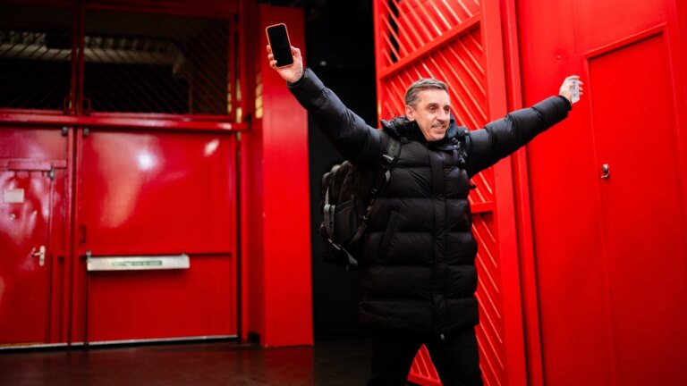 Gary Nevilles The Overlap-nettverk signerer Disney-avtale
    

