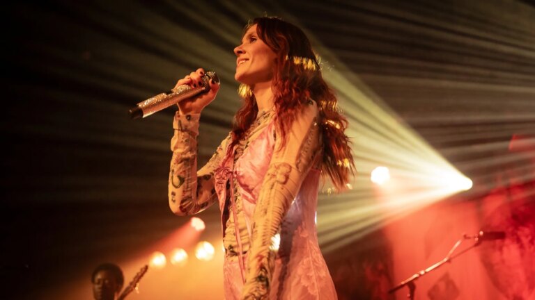 Kate Nash kunngjÃ¸r intime irske show
    

