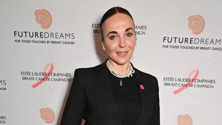 Amanda Abbington inngÃ¥r forlik med BBC over Strictly-anklager
    

