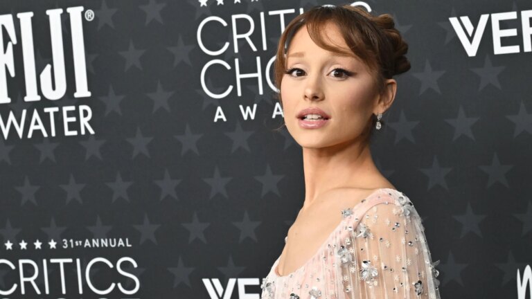Ariana Grandes Petal topper den irske albumlisten
    

