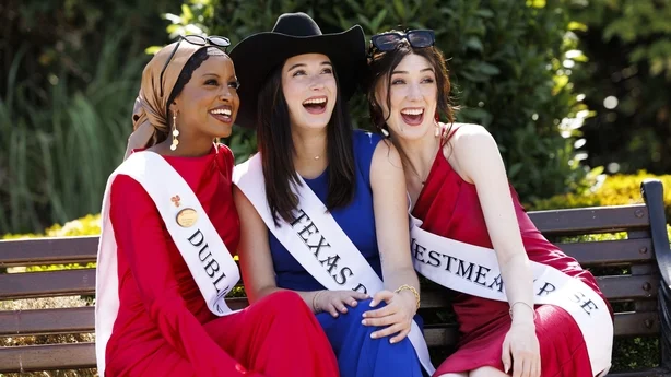 Dublin Rose Suad Mooge, Texas Rose Ally Padgett og Westmeath Rose Caoilfhinn Ní Choiligh ved den offisielle lanseringen av 2026 Rose of Tralee International Festival på St Helen's Hotel, Stillorgan, Co Dublin. Foto: Andres Poveda