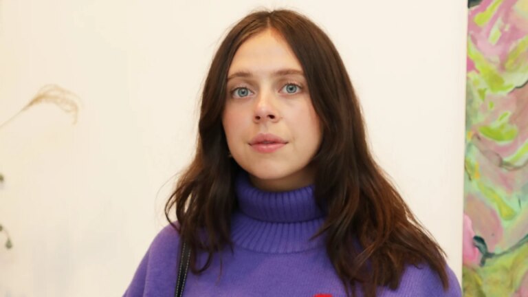 Harry Potter TV-stjerne Bel Powley: "Jeg er sterkt uenig i JK Rowlings synspunkter"
    

