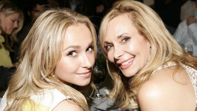 Hayden Panettieres mor sier at datterens liv gikk "nedoverbakke" etter berÃ¸mmelse
    

