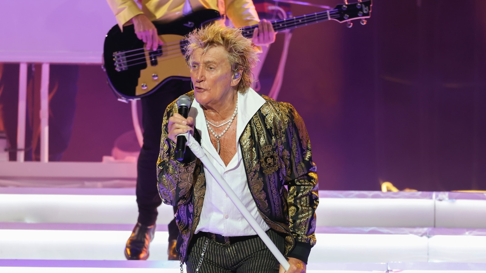 Rod Stewart kansellerer resten av USA-turneen etter hjerteoperasjon