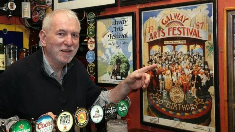 SÃ¥ Doctors' sanger vist frem i det nye Galway-sceneshowet
    

