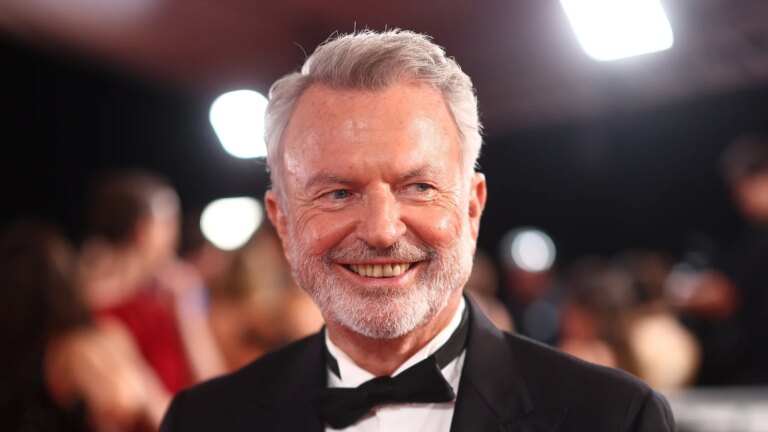 Sam Neill hedret med posthum pris for rollen i The Twelve
    

