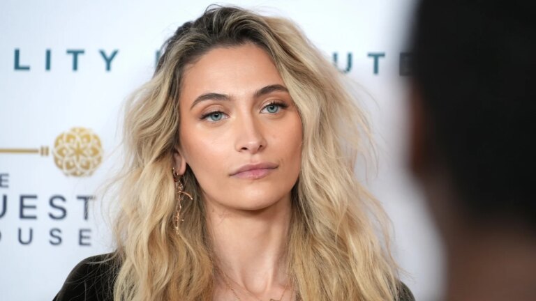 Paris Jackson minner om "magisk" barndom i Irland
    

