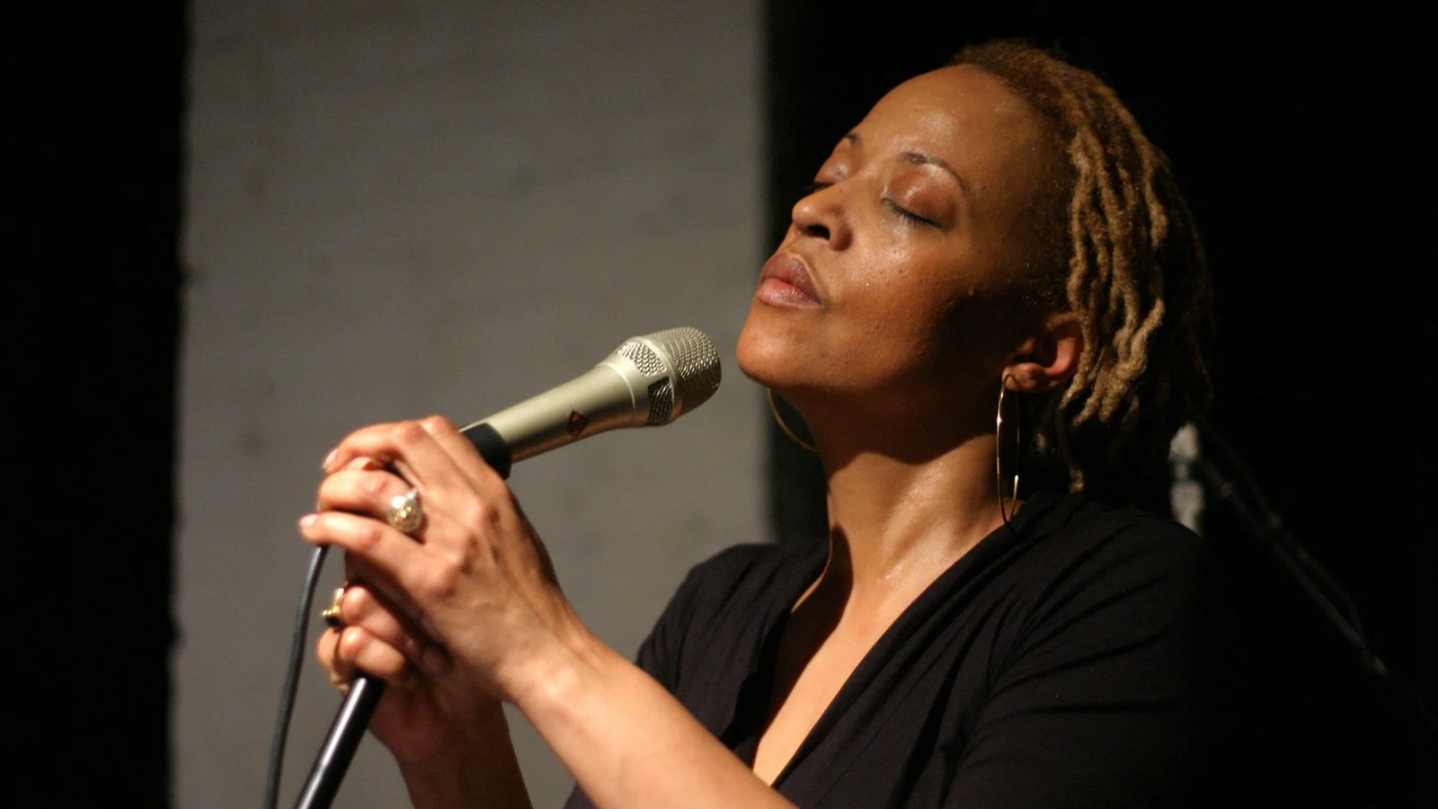 Den Grammy-vinnende jazzsangerinnen Cassandra Wilson dÃ¸r 70 Ã¥r gammel