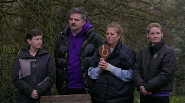 En scene fra episode fem av The Traitors Ireland
