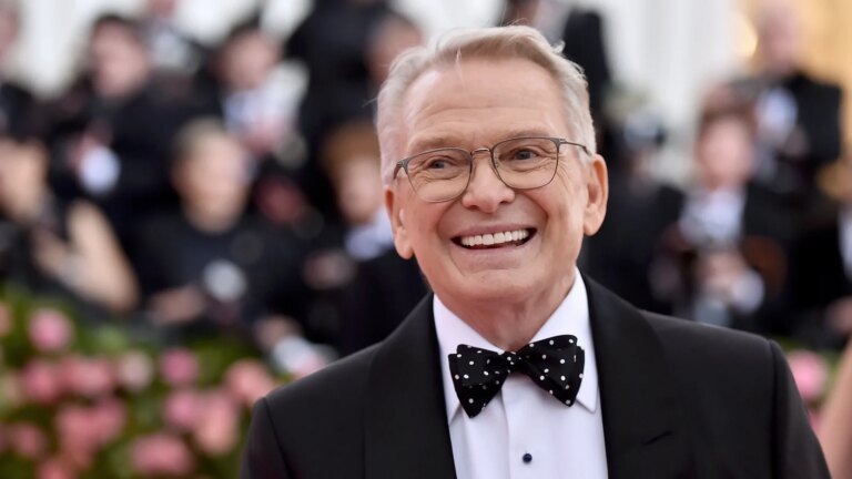 Amerikansk kostyme, motedesigner Bob Mackie dÃ¸r 87 Ã¥r gammel
    

