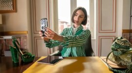 Lily Collins markerer &laquo;surrealistisk og bittersøt&raquo; slutt på Emily In Paris