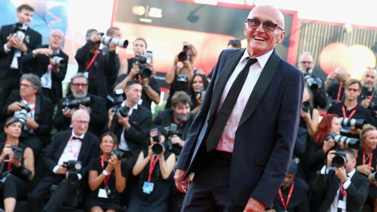 Danny Boyle forteller historien om Rupert Murdoch og The Sun in Ink
    


