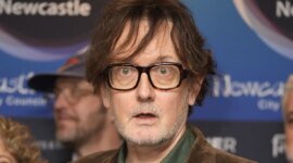 Pulp-frontmann Jarvis Cocker sier Oasis-showet var som et &laquo;religiøst rally&raquo;